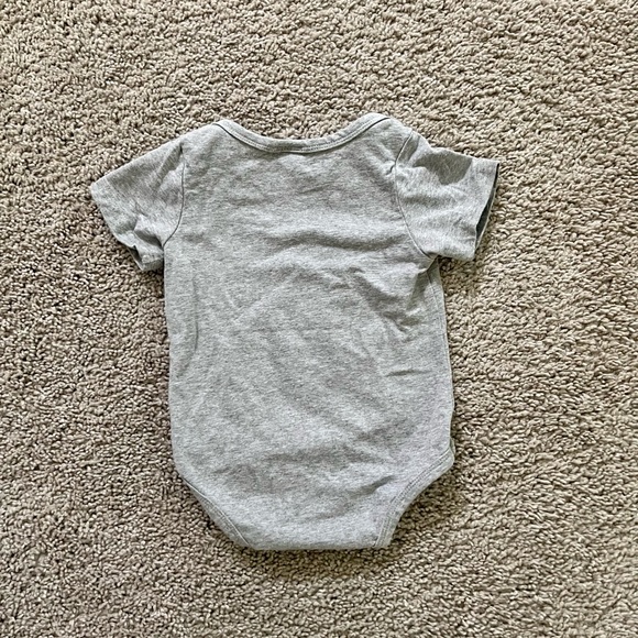 👶 “I’m kind of a big dill” funny onesie - Size 6-9 months - Picture 2 of 3